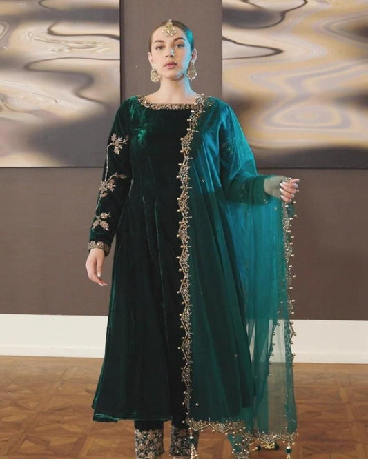Falak Naz Velvet Collection