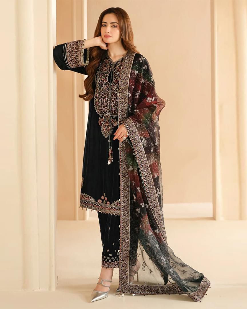 Jazmin Luxury Velvet Wedding Collection- Black