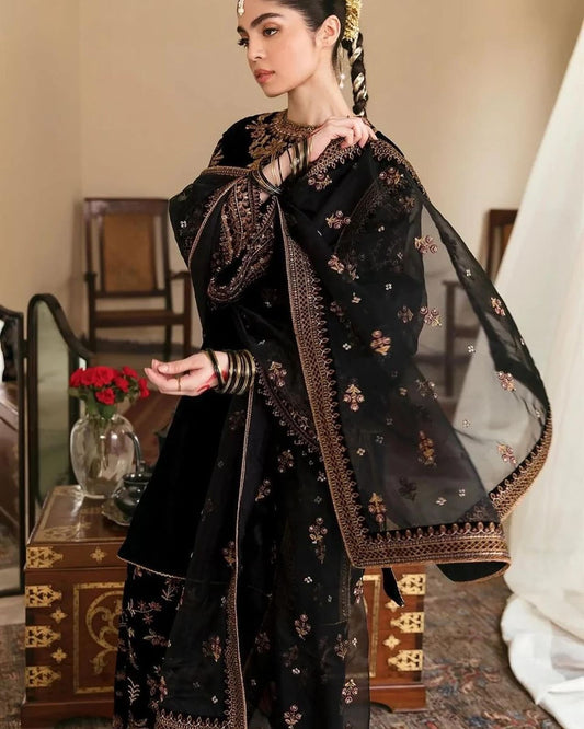 BARAQUE VELVET COLLECTION