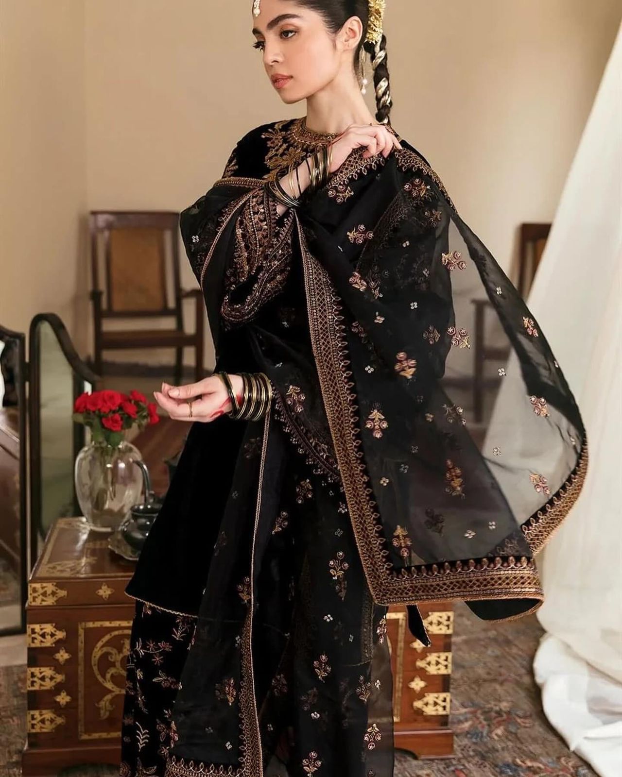 BARAQUE VELVET COLLECTION