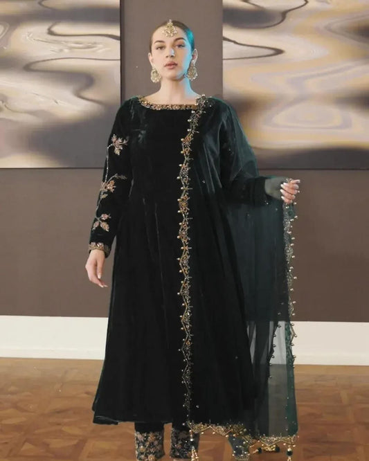 Falak Naz Velvet Collection Black